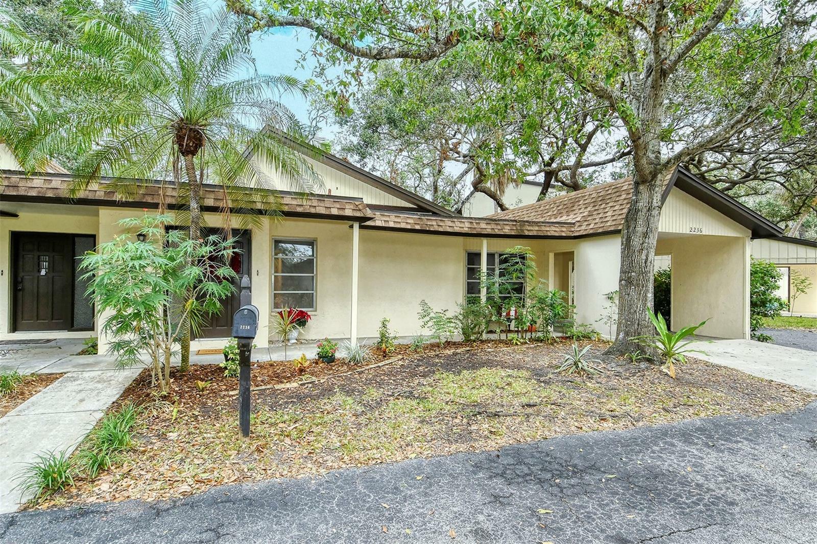 Property Photo:  2236 Circlewood Drive 21  FL 34231 