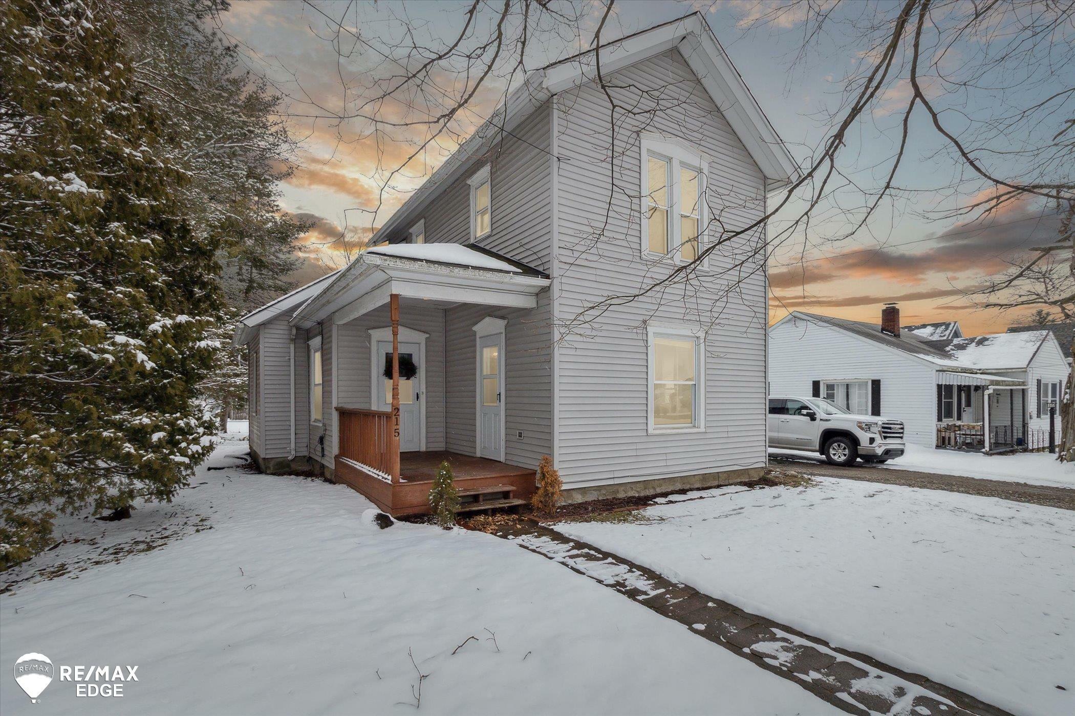 Property Photo:  215 S Madison  MI 48872 