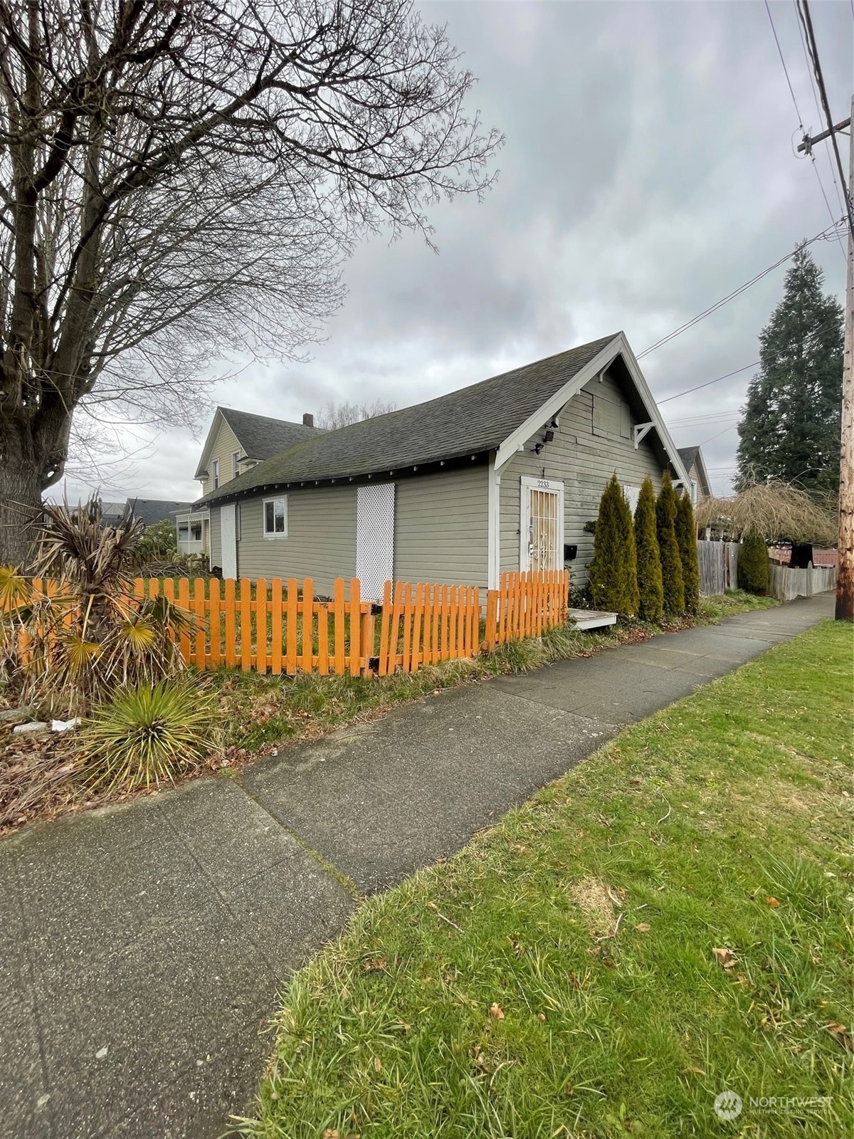 Property Photo:  2233 Lombard Avenue  WA 98201 