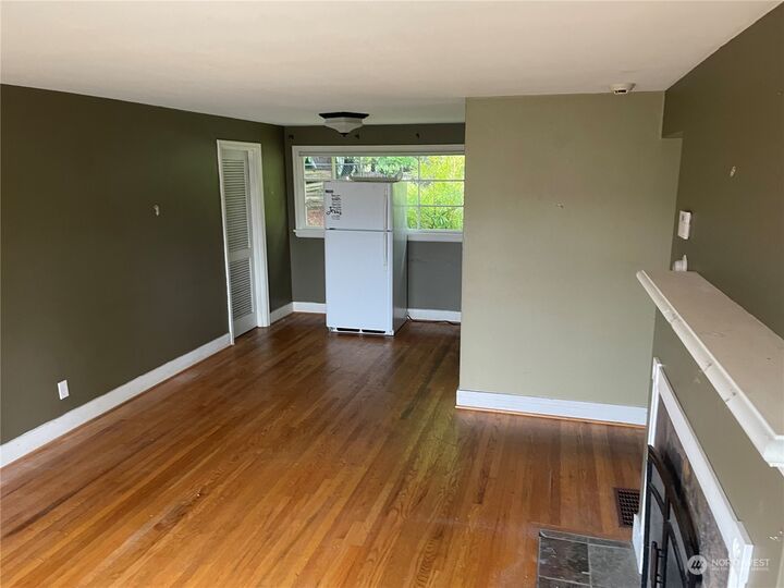 Property Photo:  3611 41st Avenue W  WA 98199 