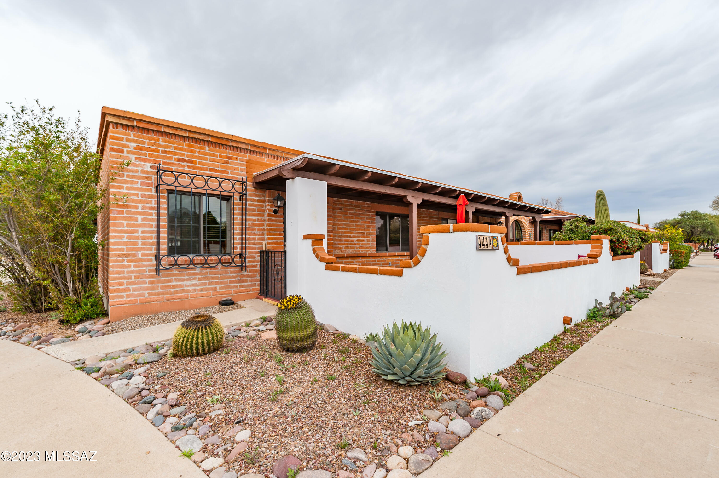 Property Photo:  444 S Paseo Quinta  AZ 85614 