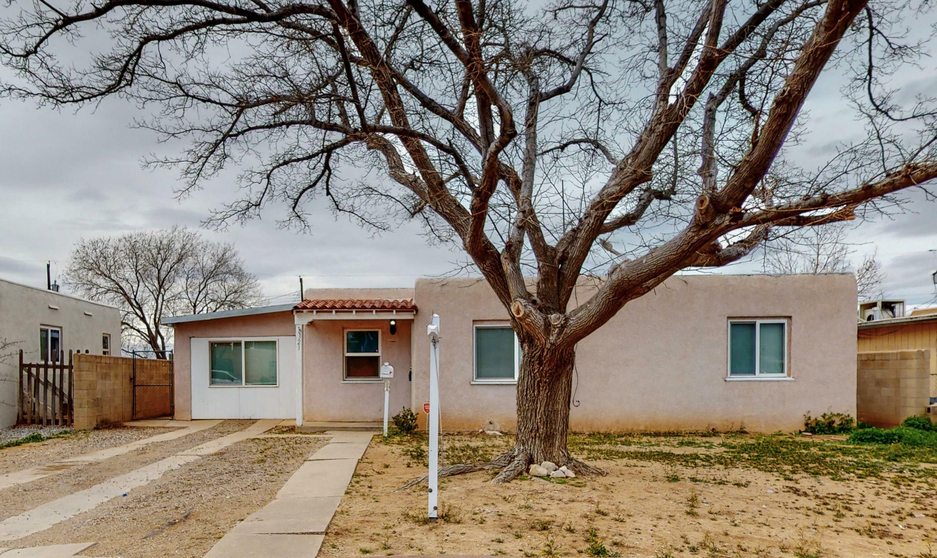 Property Photo:  321 General Bradley Street NE  NM 87123 