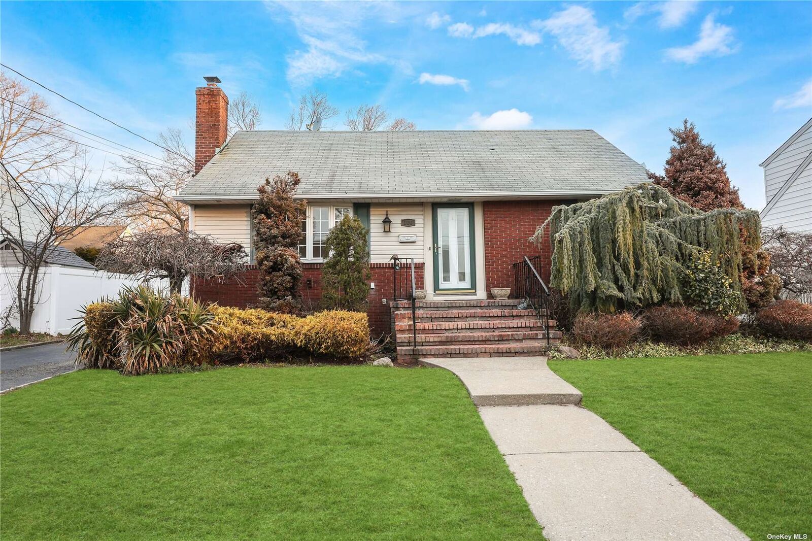 Property Photo:  109 Sullivan Avenue  NY 11735 