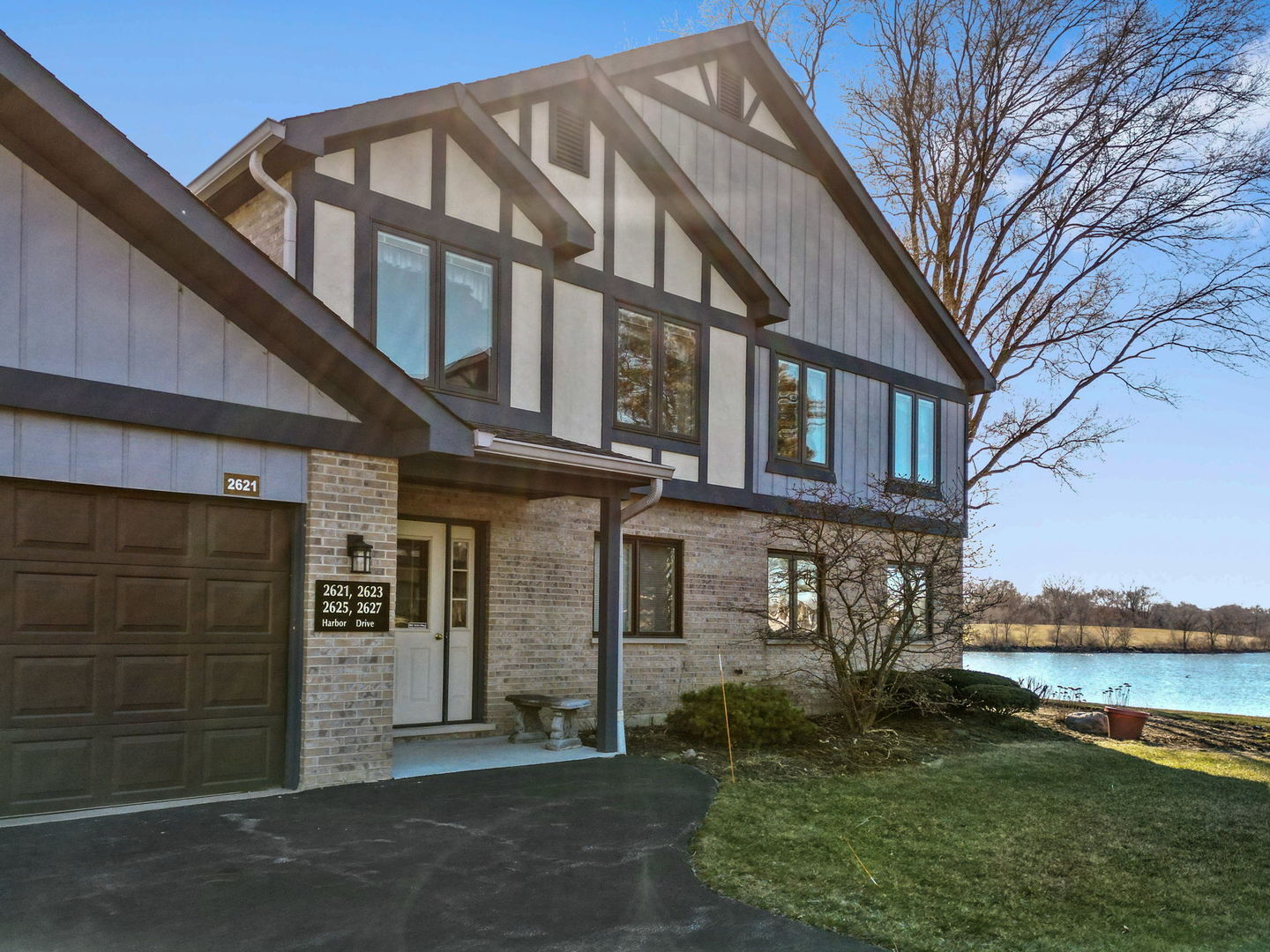 Property Photo:  2625 Harbor Drive 2625  IL 60431 