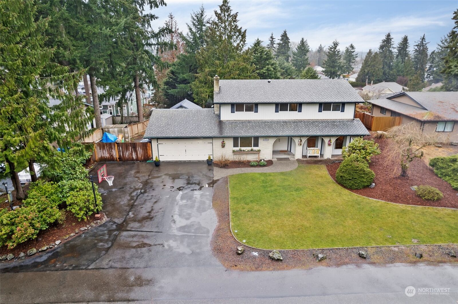 Property Photo: 13902 109th Avenue Ct E WA 98374