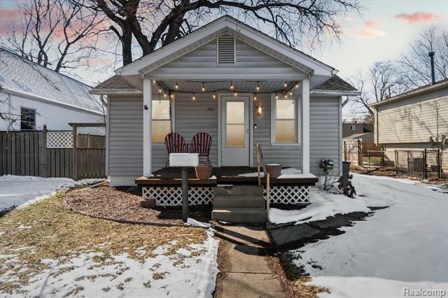 Property Photo:  106 S Marias Avenue  MI 48017 