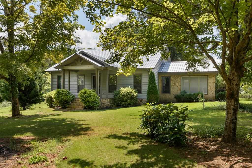 Property Photo:  320 Spring Cove Rd  AL 35634 - FLORENCE 