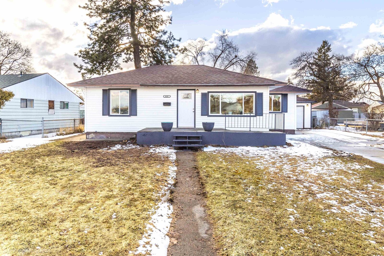 Property Photo: 4507 N Calispel St WA 99205