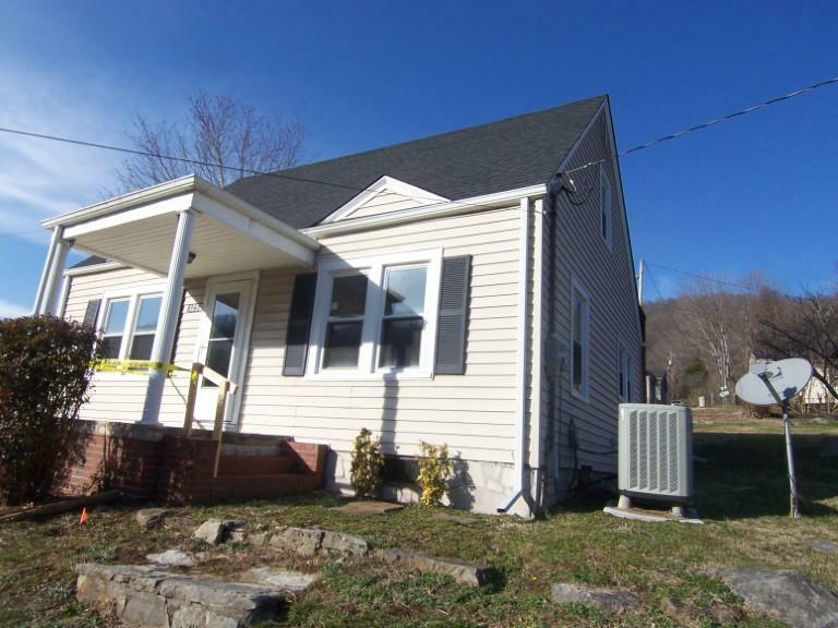 Property Photo:  1252 West Jackson Street  VA 24251 