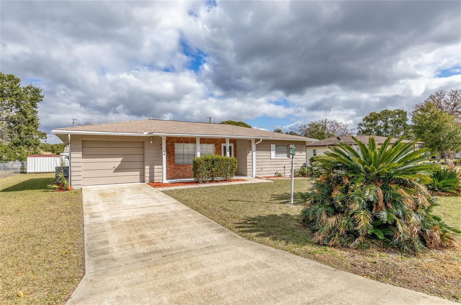 Property Photo: 7 Colorado Street FL 34465