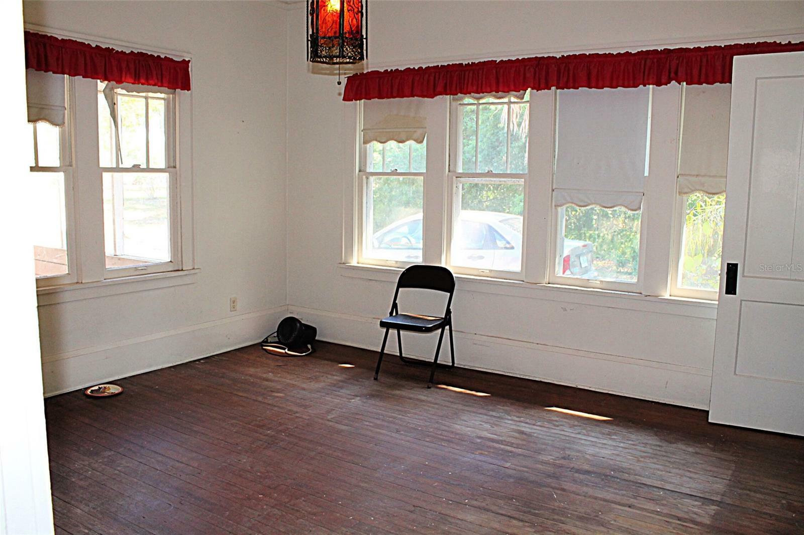 Property Photo: 131 Seminole Road FL 33827