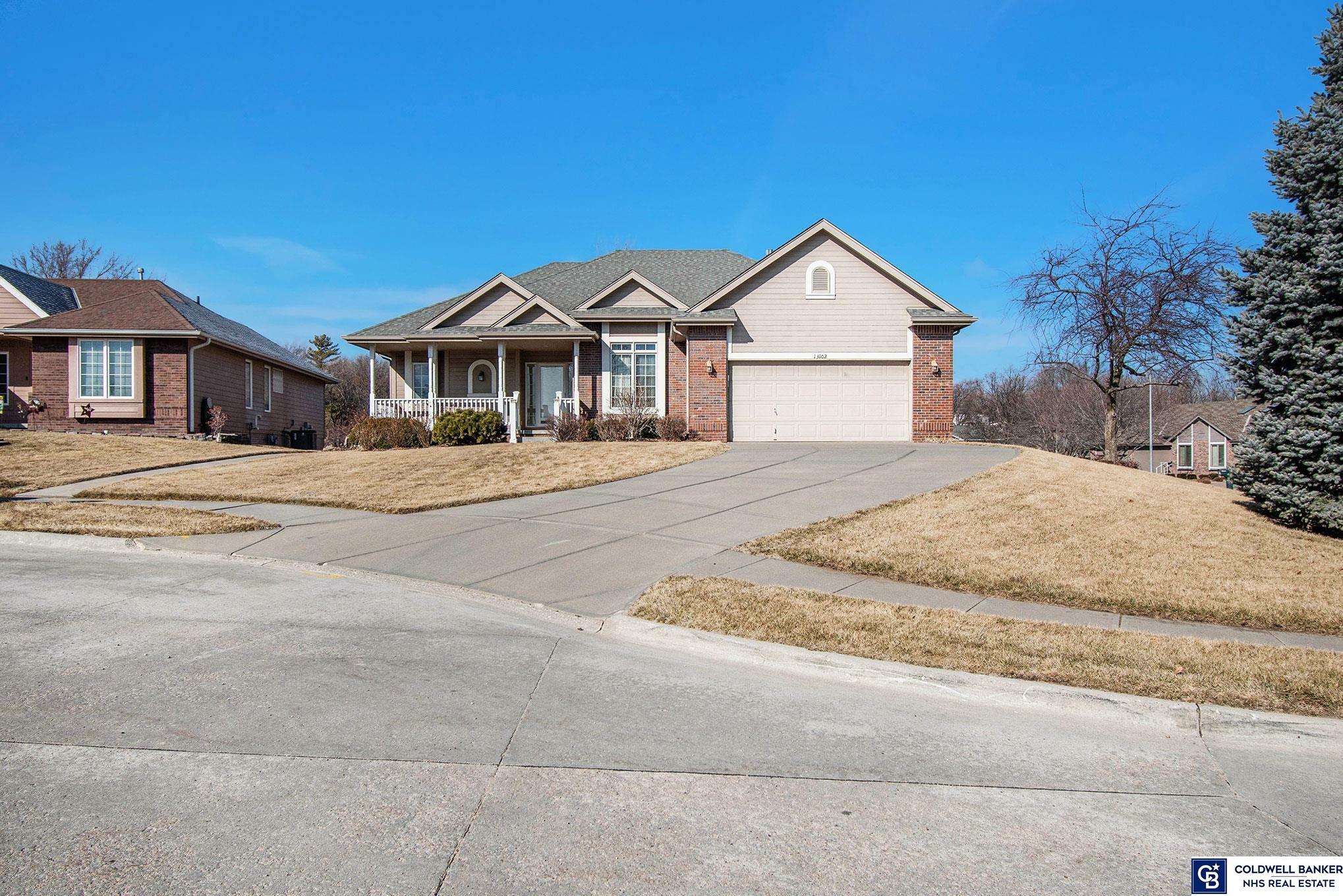 Property Photo: 13102 S 26 Avenue Circle NE 68123