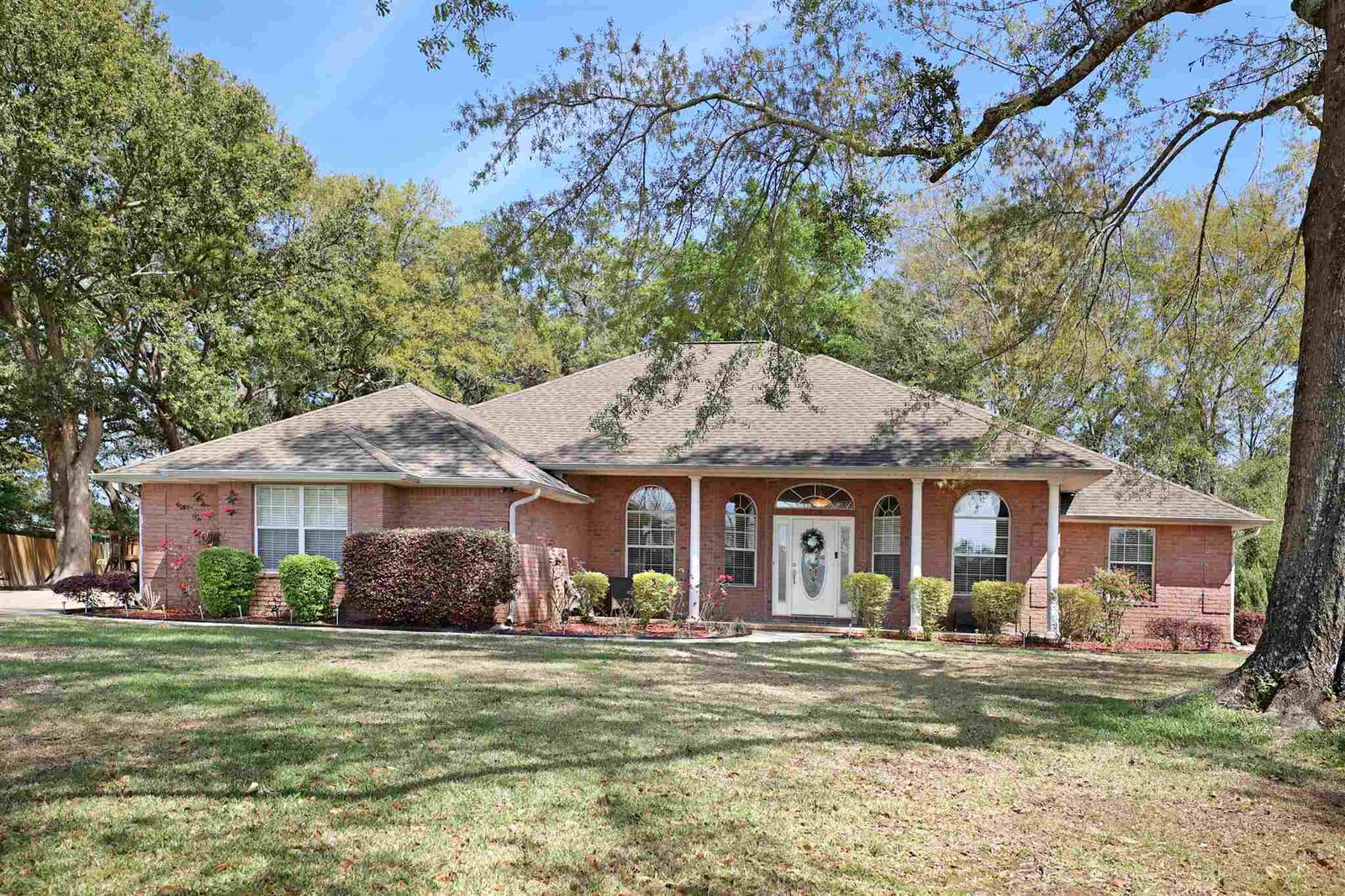Property Photo: 3789 Oak Glen Ct FL 32571