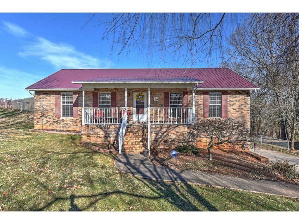 Property Photo:  208 Elmwood Avenue  TN 37642 