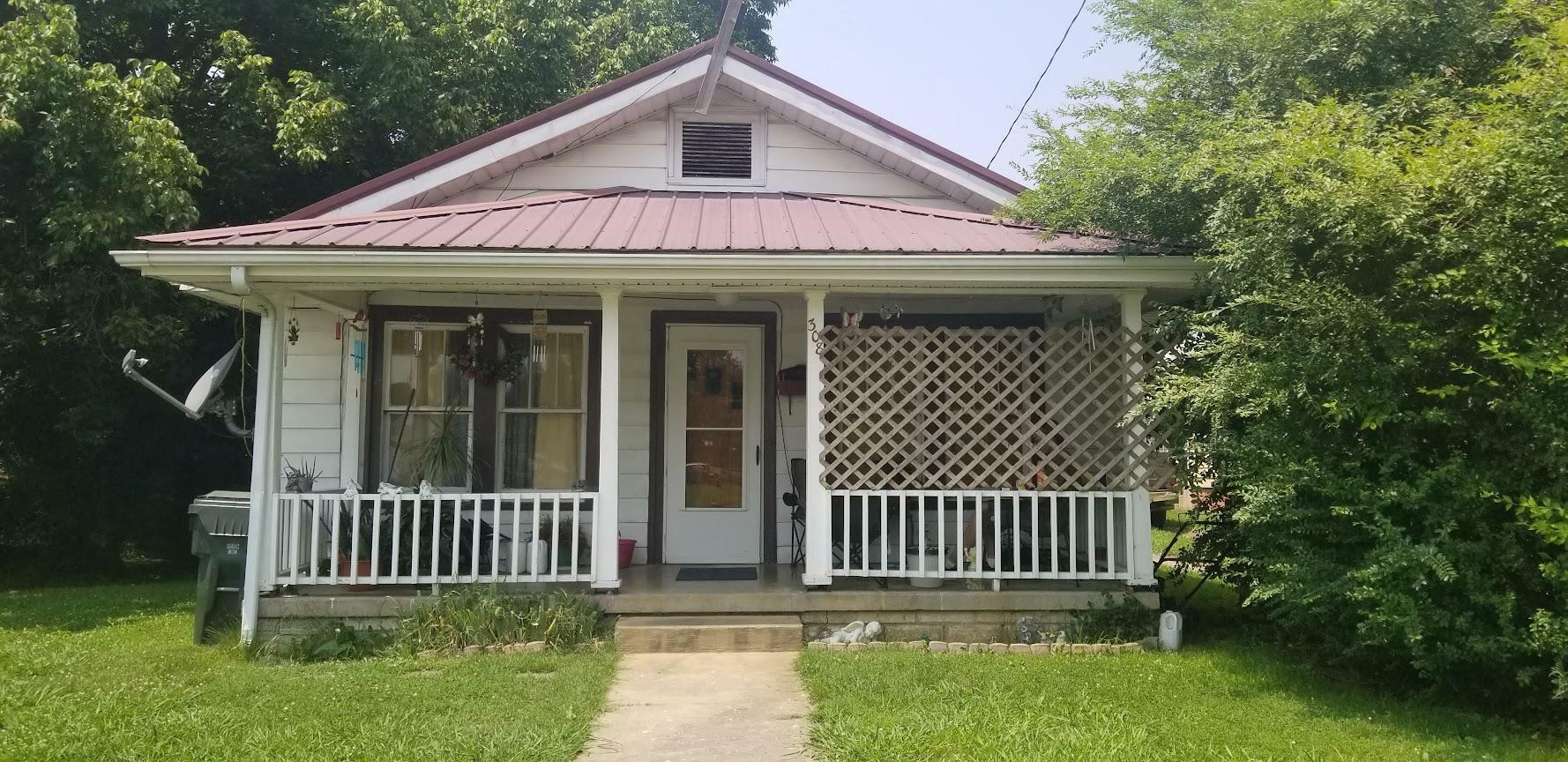 Property Photo:  308 Lake Street  TN 37743 