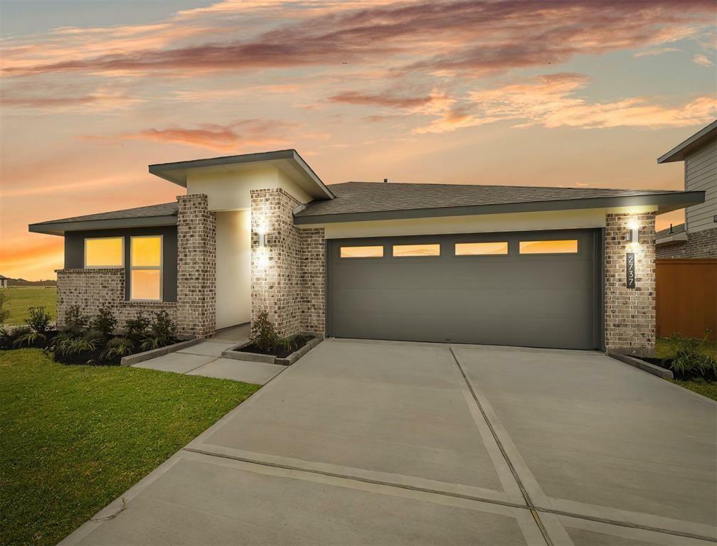 Property Photo:  30042 Violet Sky Way  TX 77494 