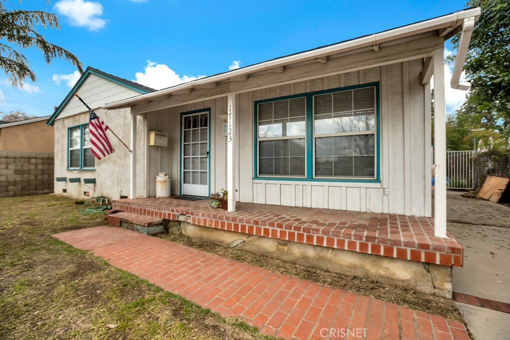 Property Photo:  17123 Kingsbury Street  CA 91344 