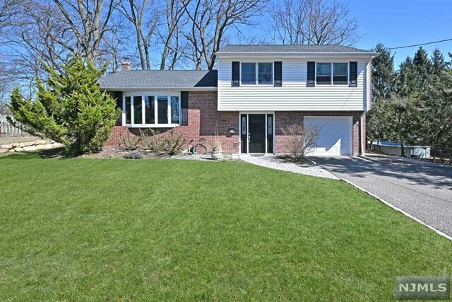 Property Photo:  14 Oakland Street  NJ 07642 