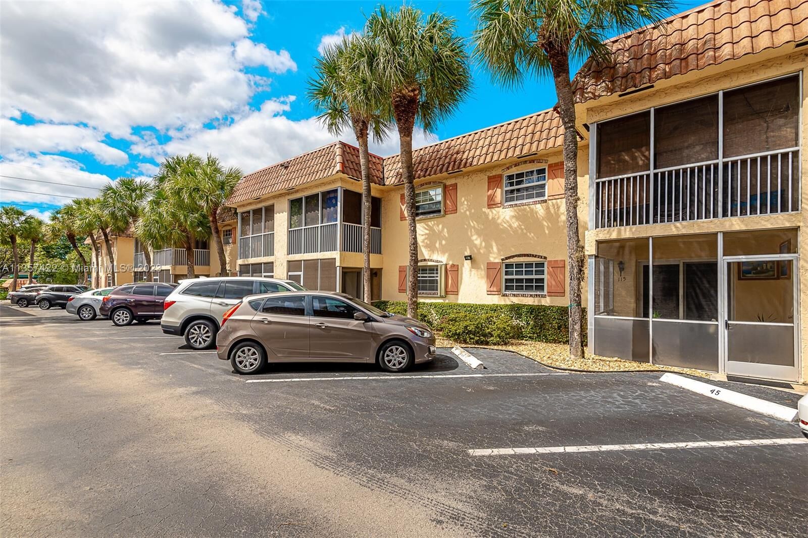 Property Photo:  101 E McNab Rd 115  FL 33060 
