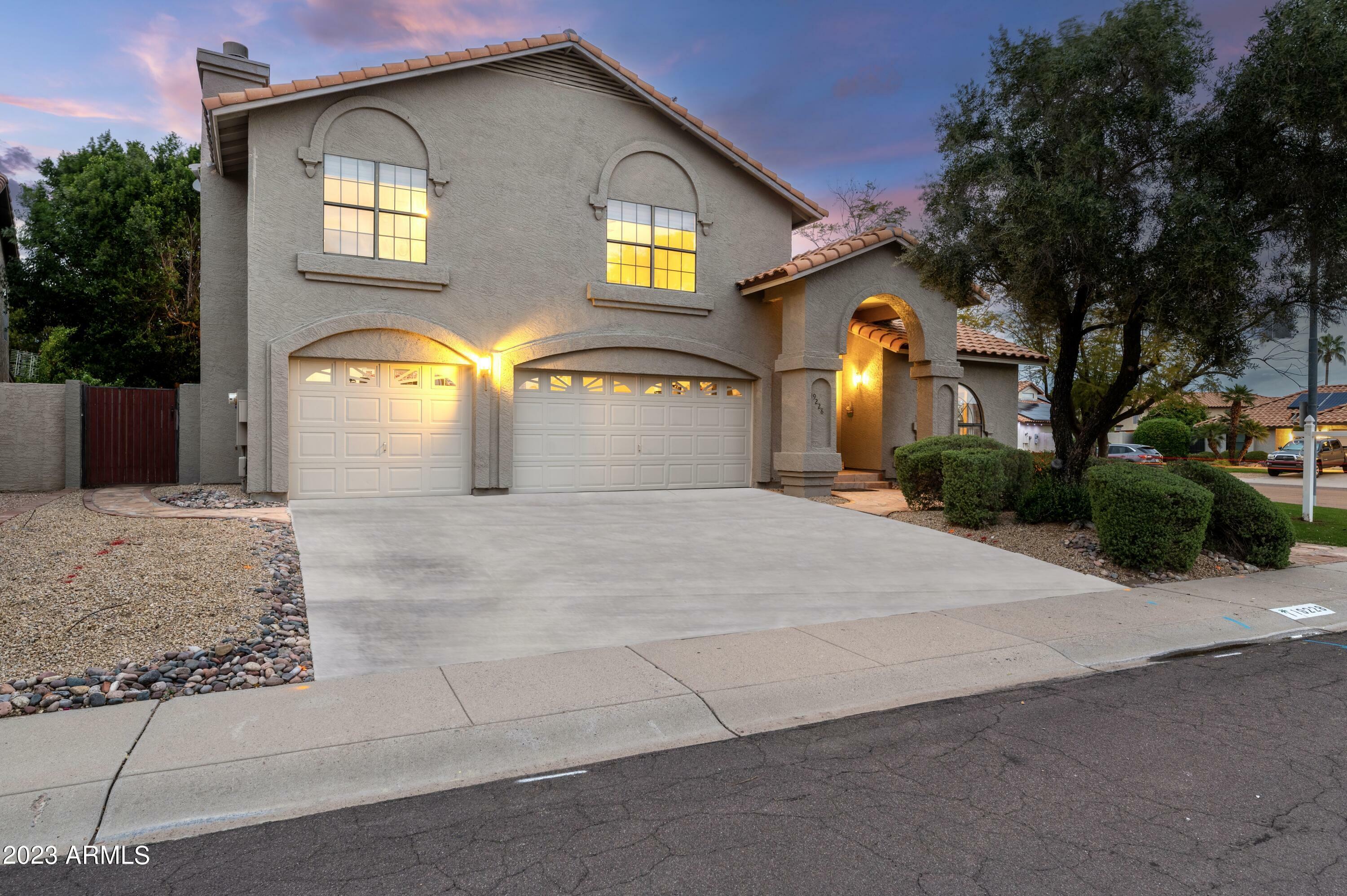 Property Photo:  19228 N 71st Drive  AZ 85308 