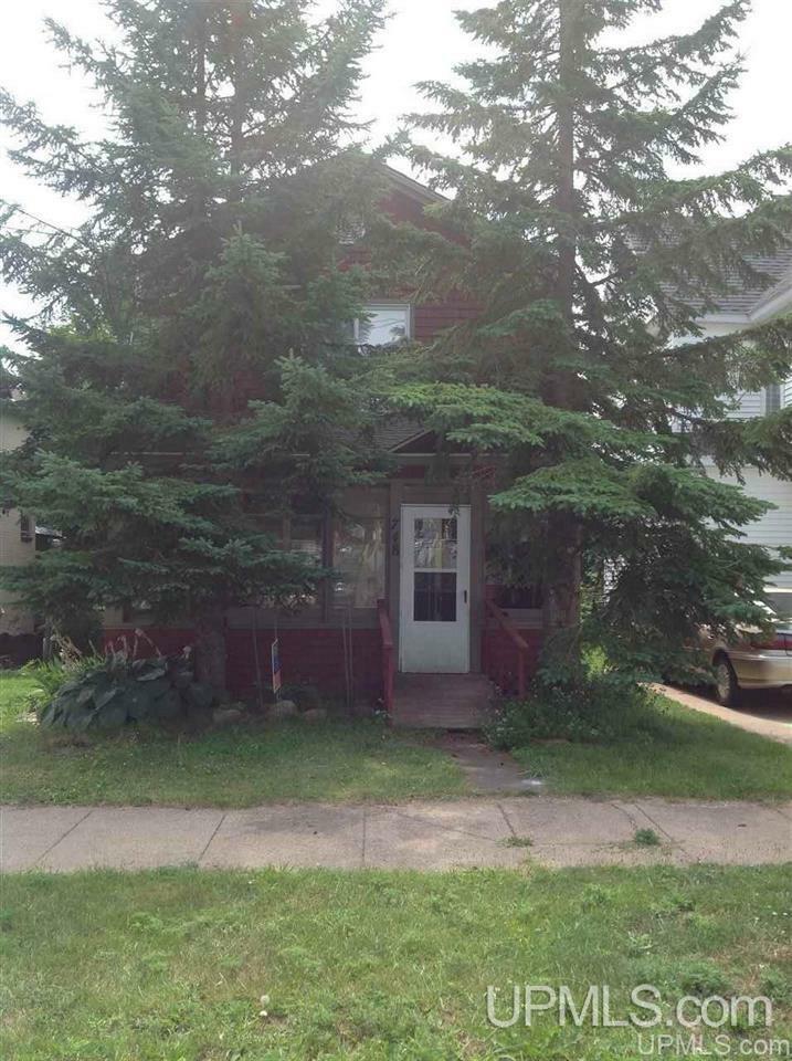 Property Photo:  748 Water St  MI 49930 