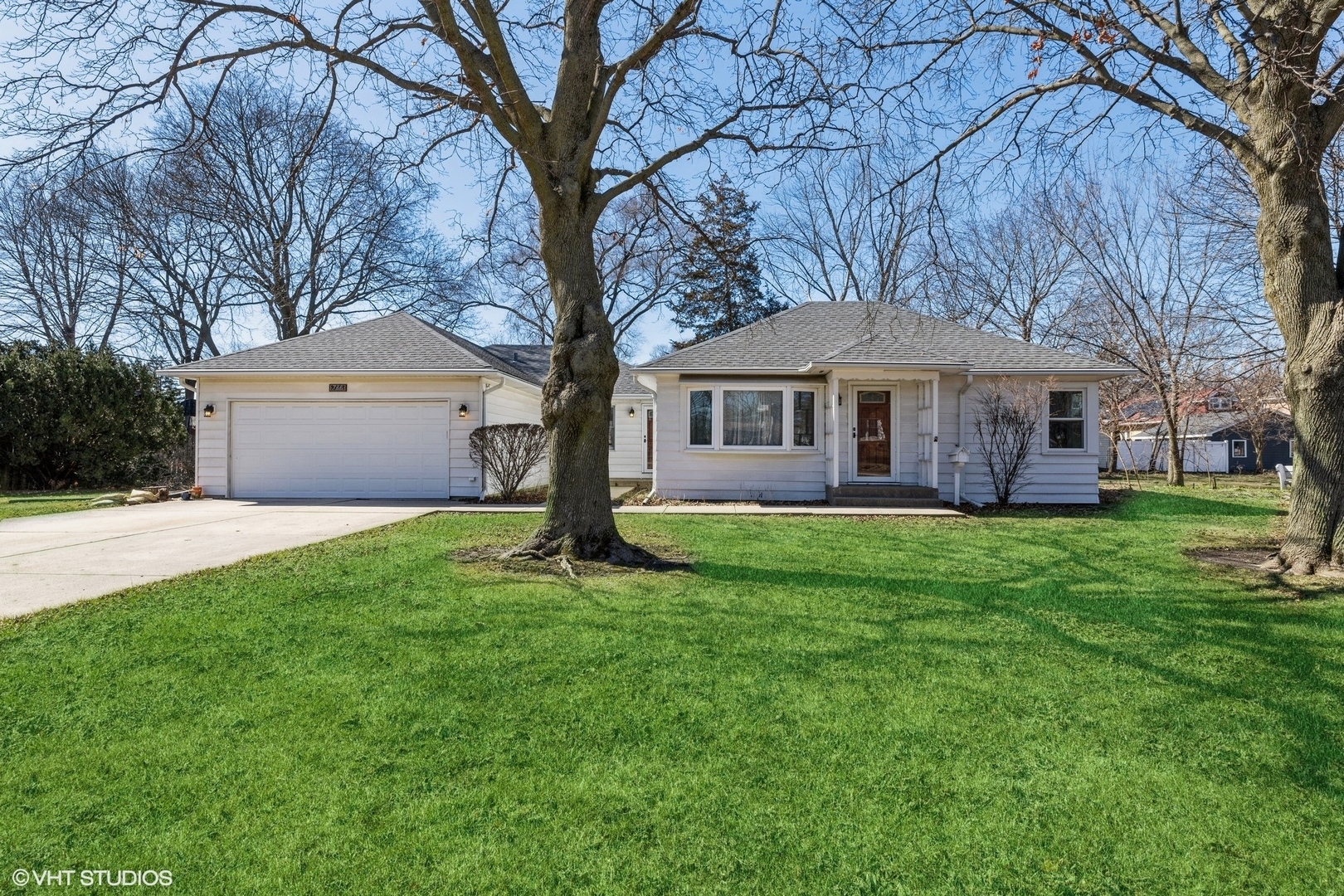 Property Photo:  766 S 4th Avenue  IL 60016 