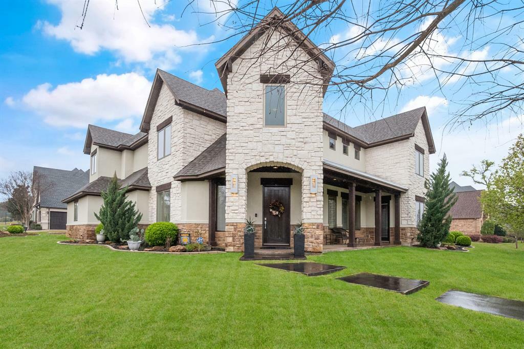 Property Photo: 1401 Long And Winding Road TX 76063