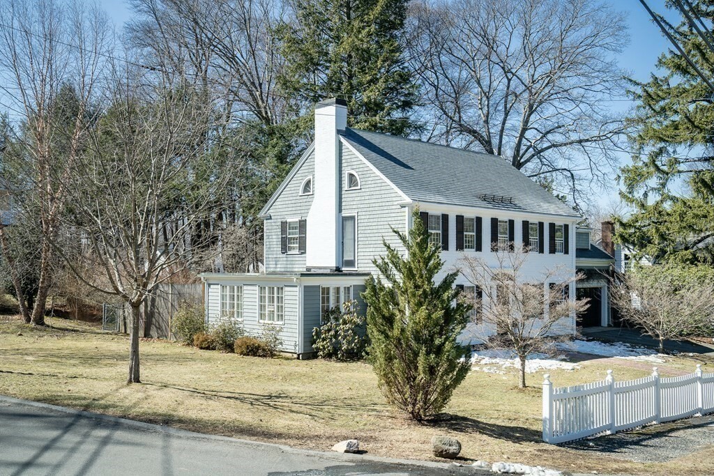 Property Photo:  11 Edgewood Rd  MA 02420 