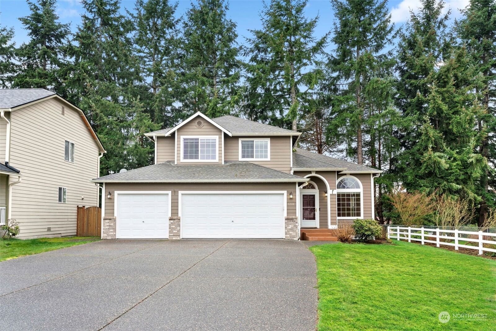 Property Photo: 6518 32nd Place NE WA 98270