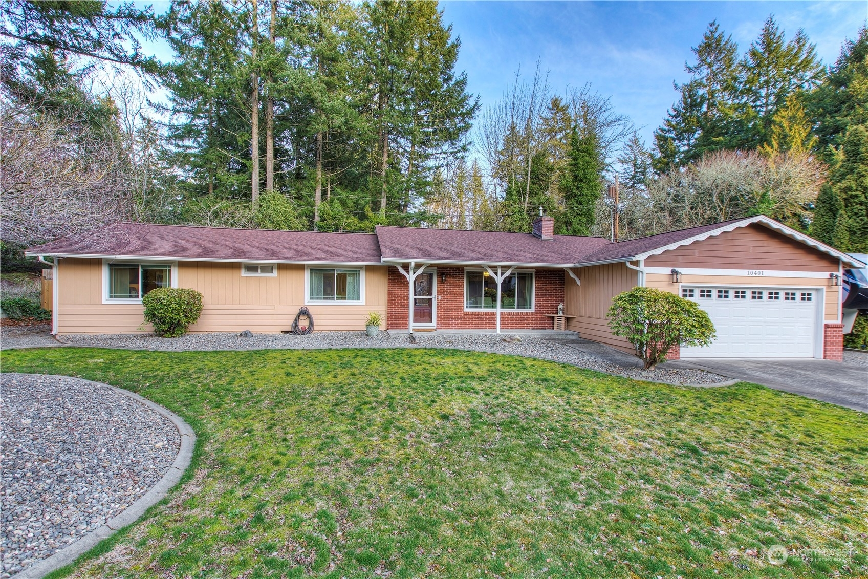 Property Photo:  10401 Glenwood Drive SW  WA 98498 