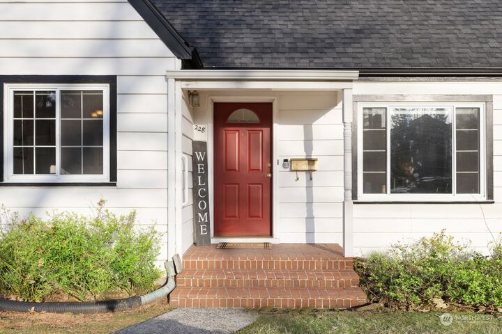 Property Photo:  228 Rogers Street NW  WA 98502 