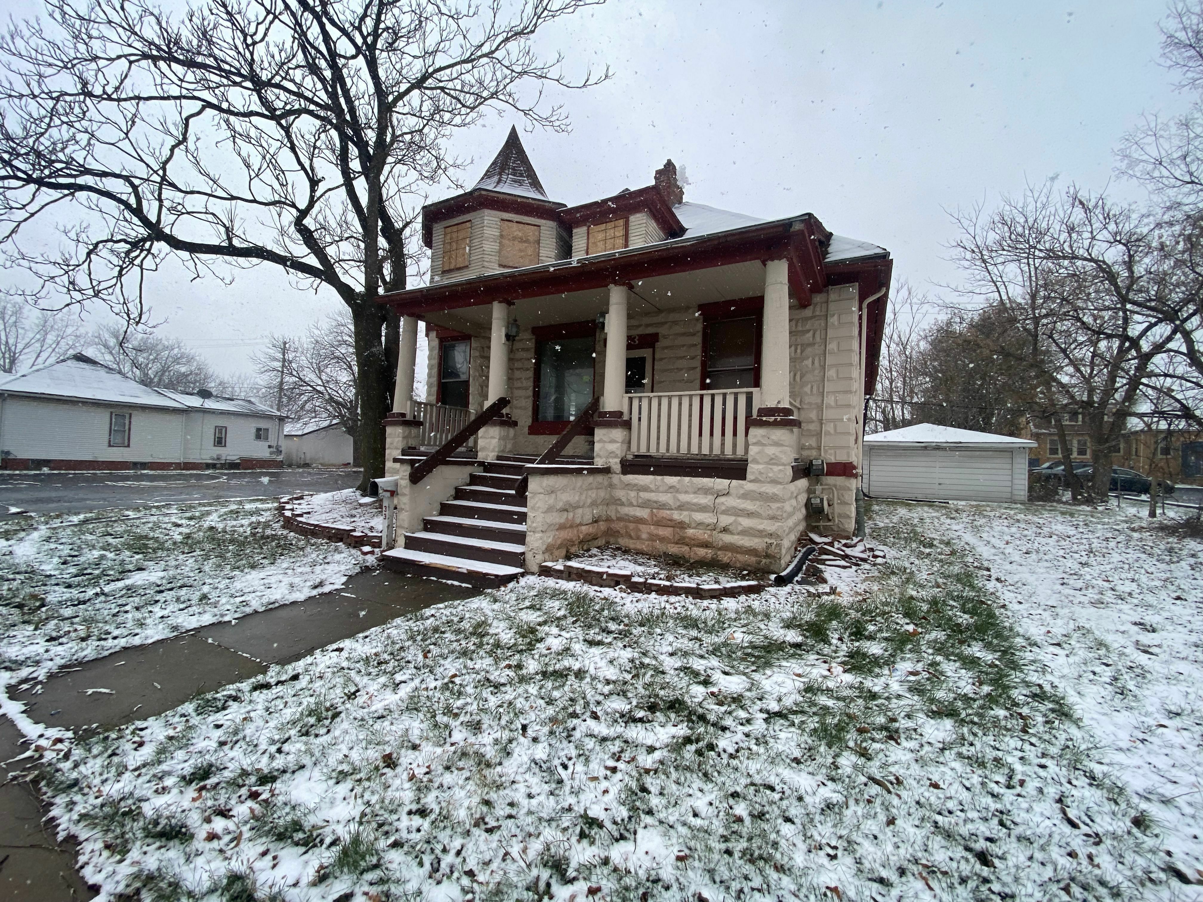 Property Photo:  33 Northbound Gratiot Avenue  MI 48043 2472 