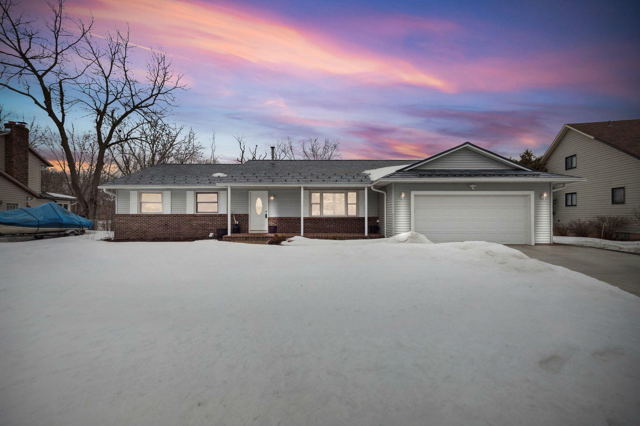 Property Photo:  642 Nightingale Boulevard  MN 55082 