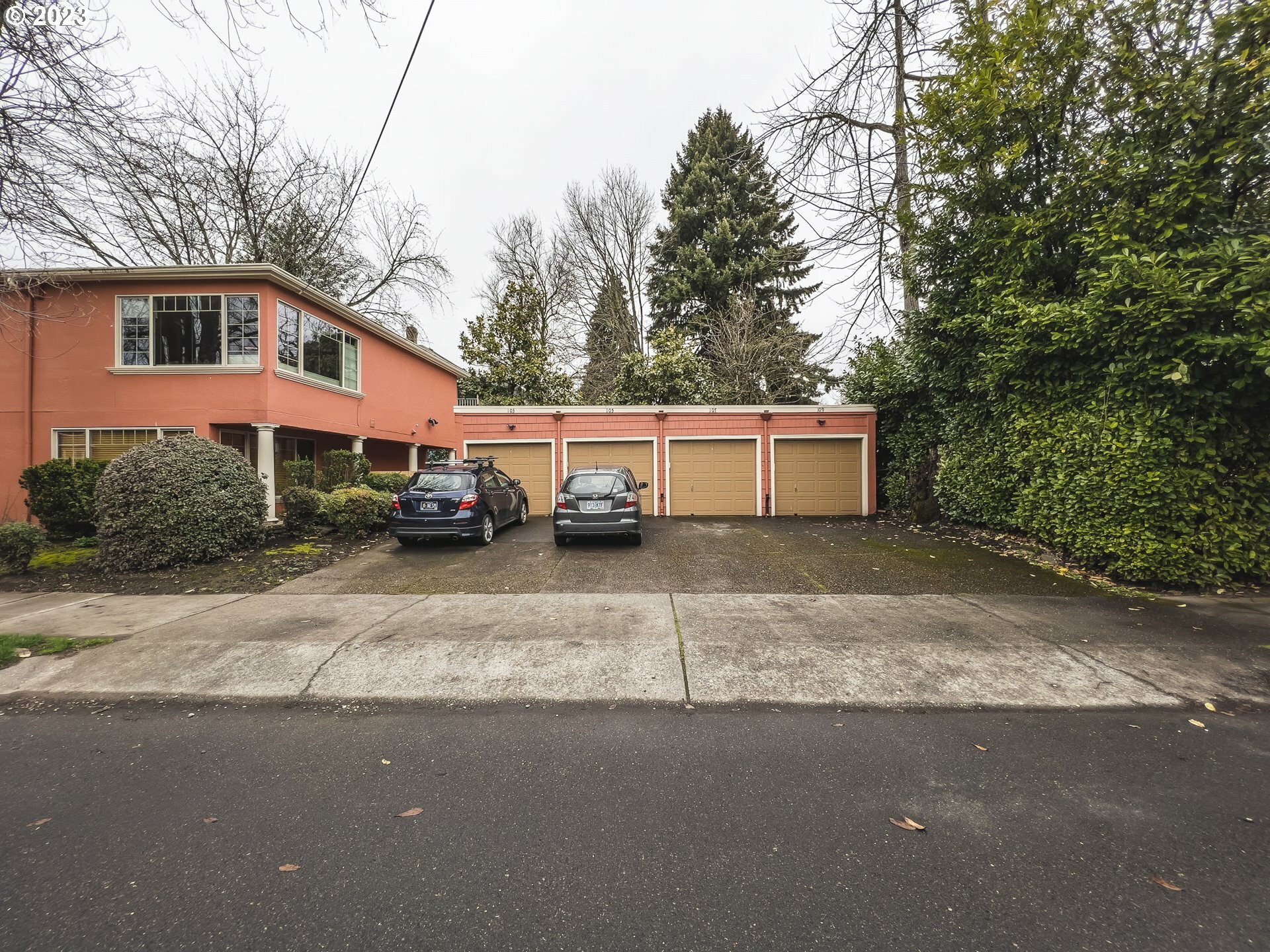 Property Photo:  107 NE Tillamook St  OR 97212 