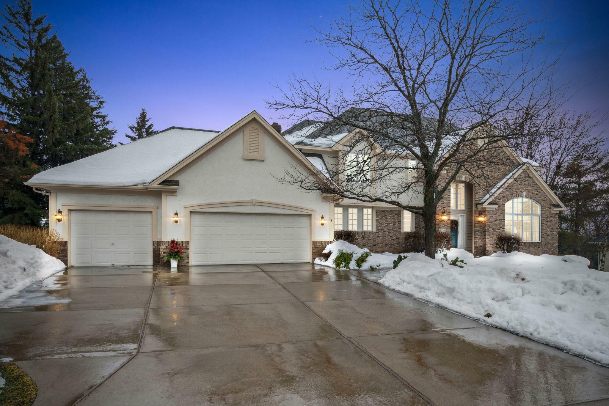Property Photo: 606 Sutcliff Circle MN 55118