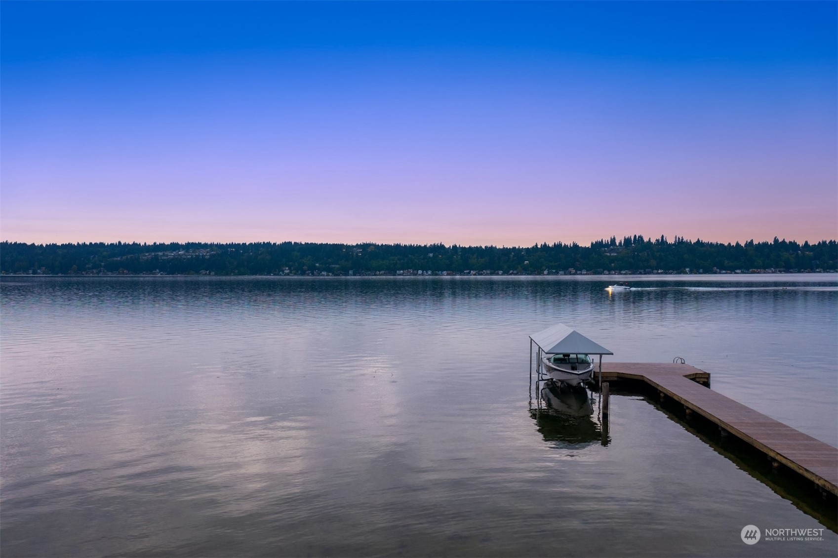 Property Photo: 181 185 E Lake Sammamish Parkway SE WA 98074