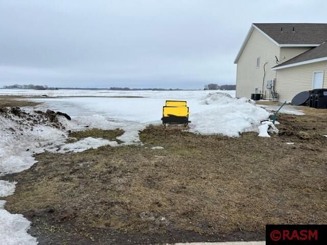 Property Photo:  142 Erin Court  MN 56074 