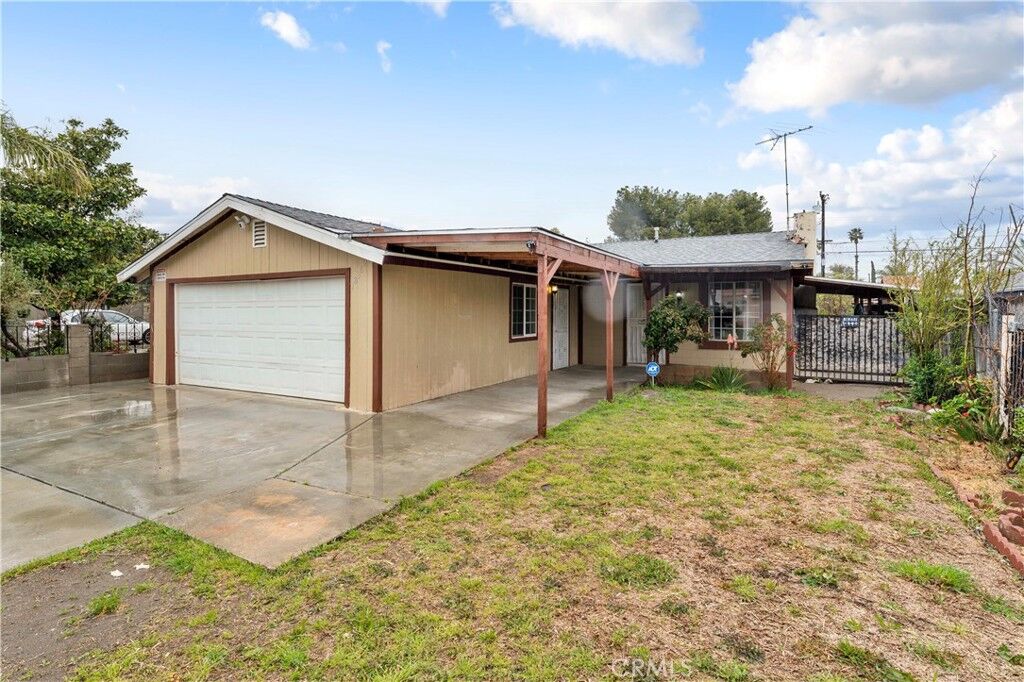 Property Photo: 18362 9th Street CA 92316