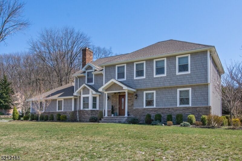 Property Photo:  2 Catherine Ct  NJ 07005 