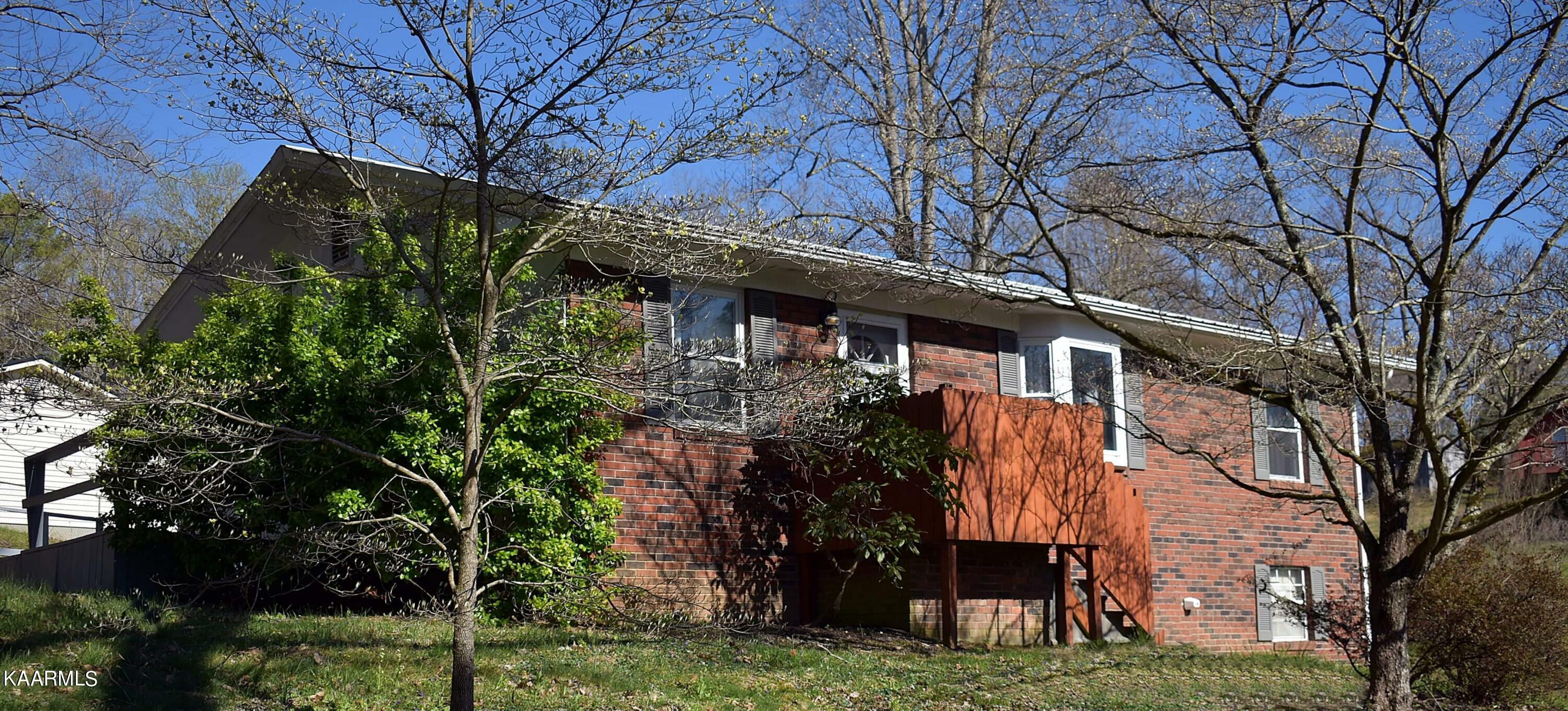 Property Photo:  105 Nelson St  TN 37752 