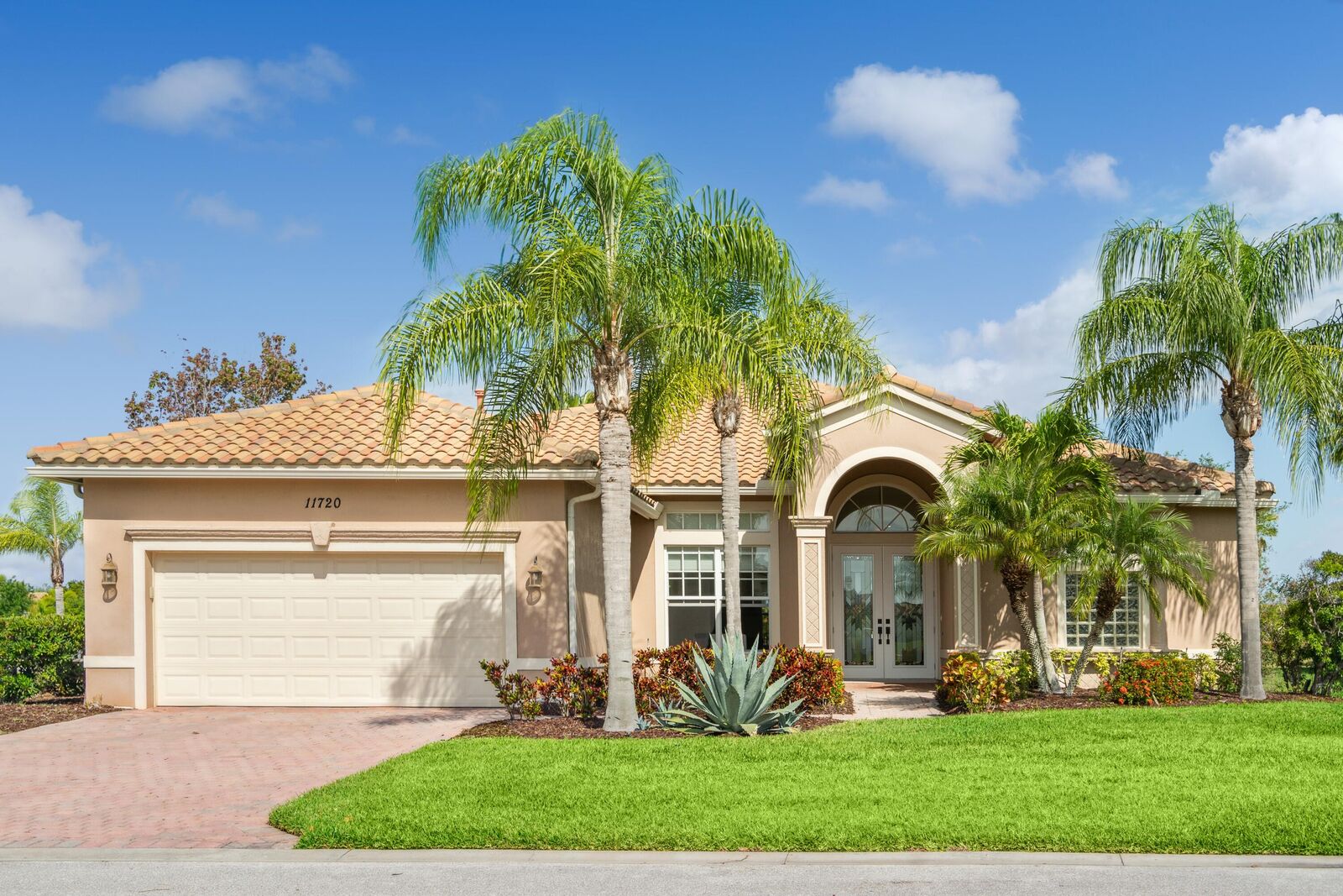 Property Photo: 11720 SW Apple Blossom Trail FL 34987