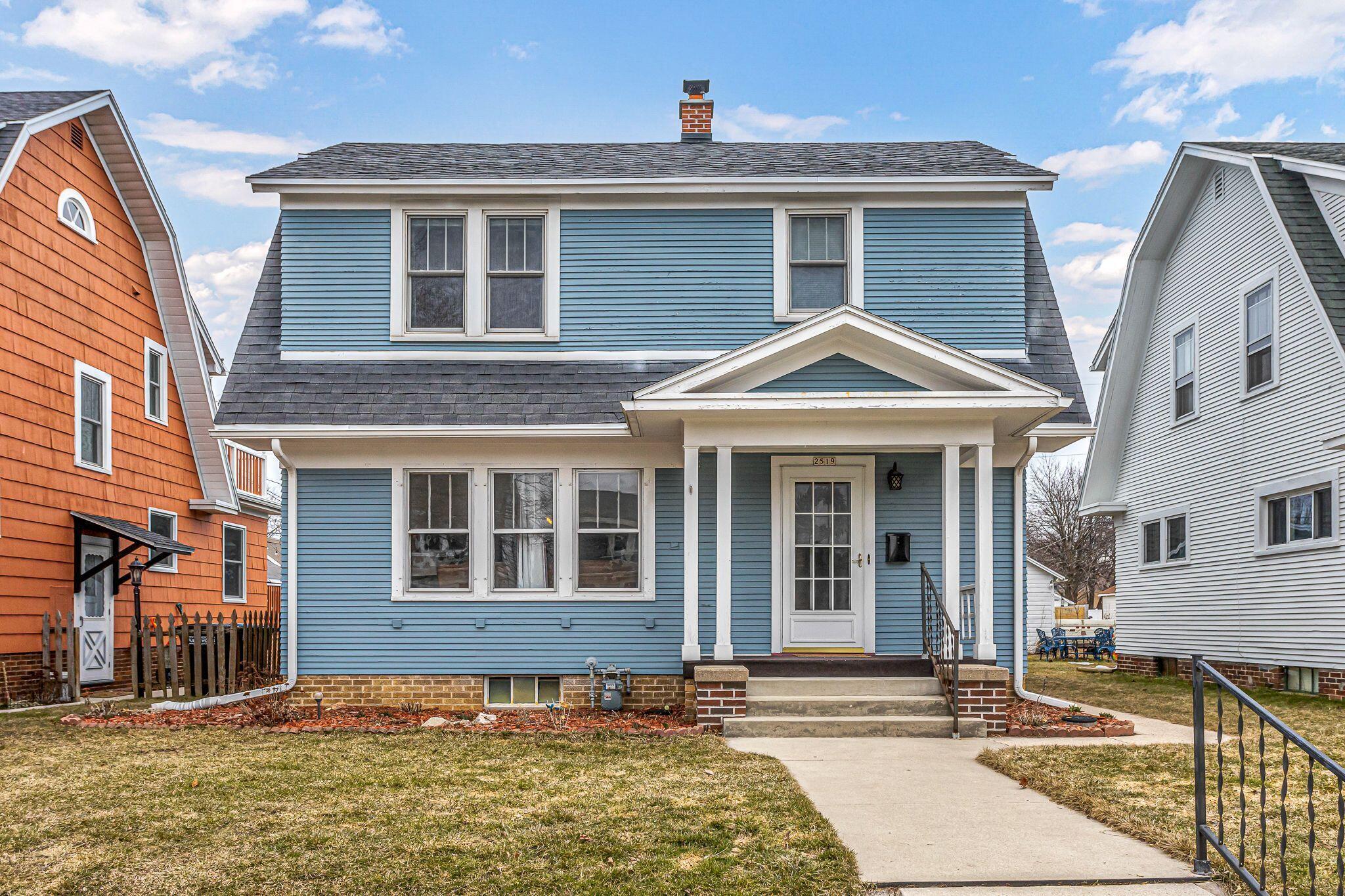 Property Photo: 2519 Elizabeth St WI 53083