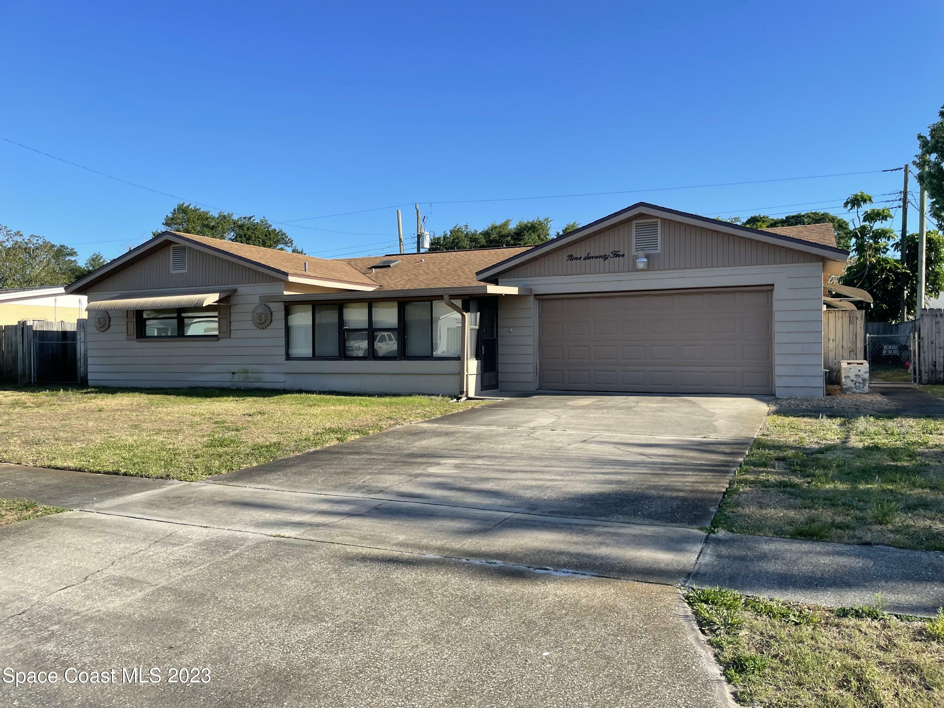 Property Photo:  975 Grant Road  FL 32780 