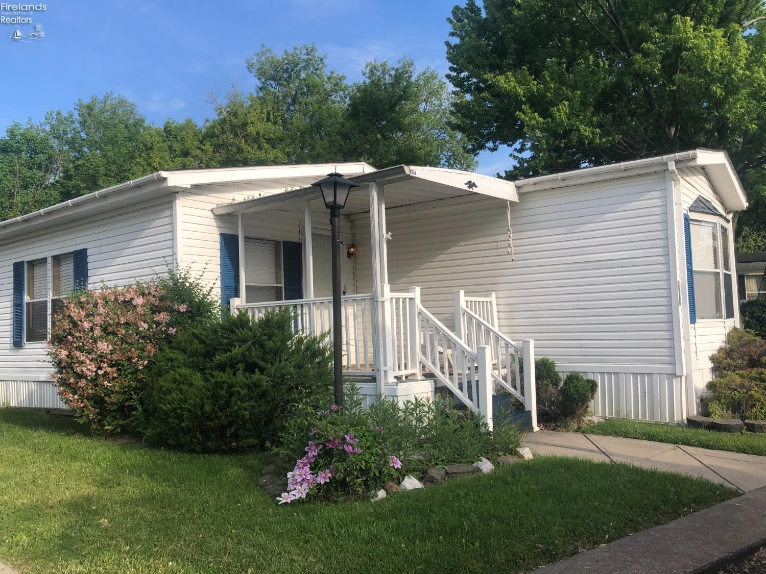 Property Photo:  212 Driftwood  OH 43452 