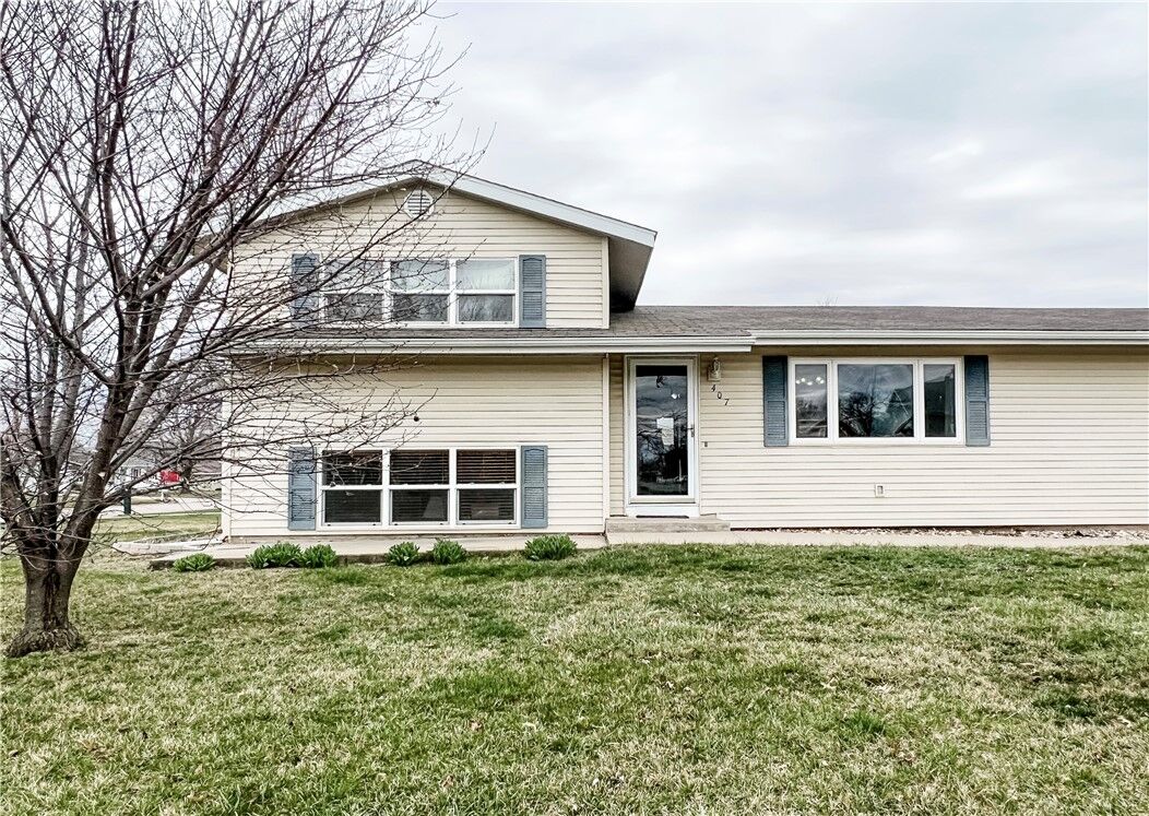 Property Photo:  407 11th Avenue  IA 50112 