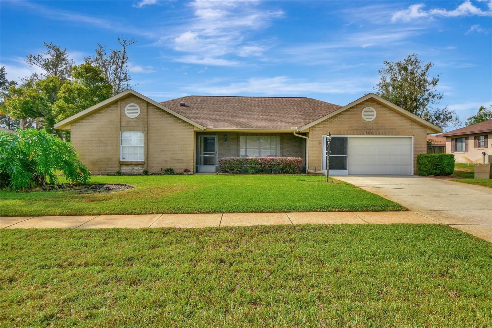 Property Photo: 740 Fairlawn Drive FL 32763