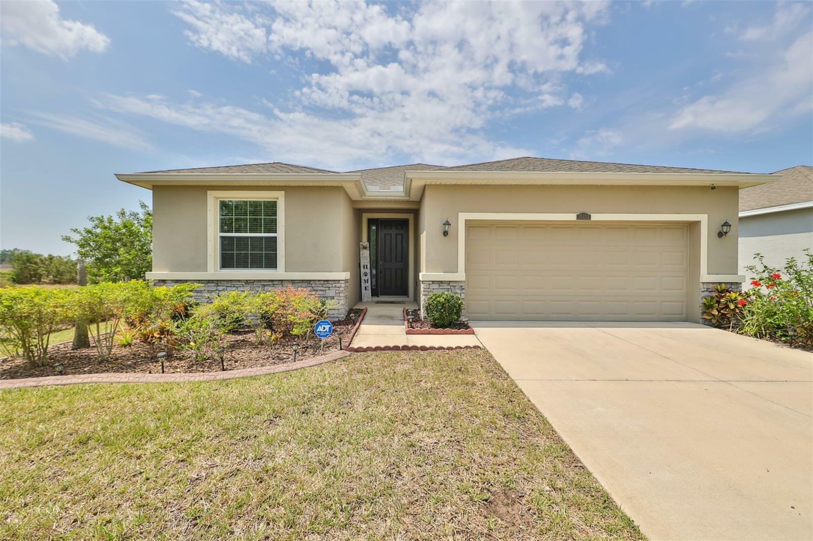 Property Photo:  10434 Scenic Hollow Drive  FL 33578 