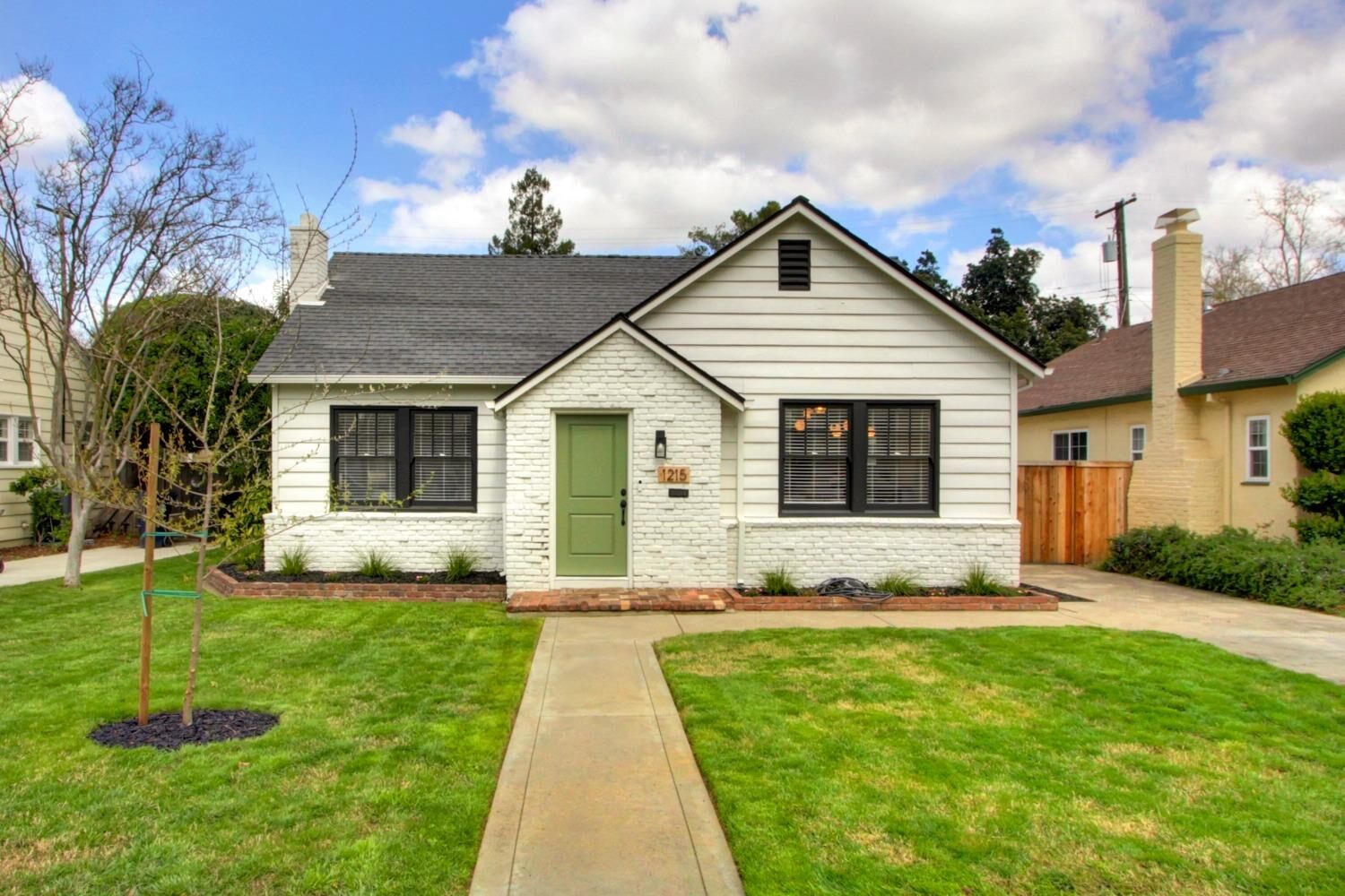 Property Photo:  1215 Larkin Way  CA 95818 