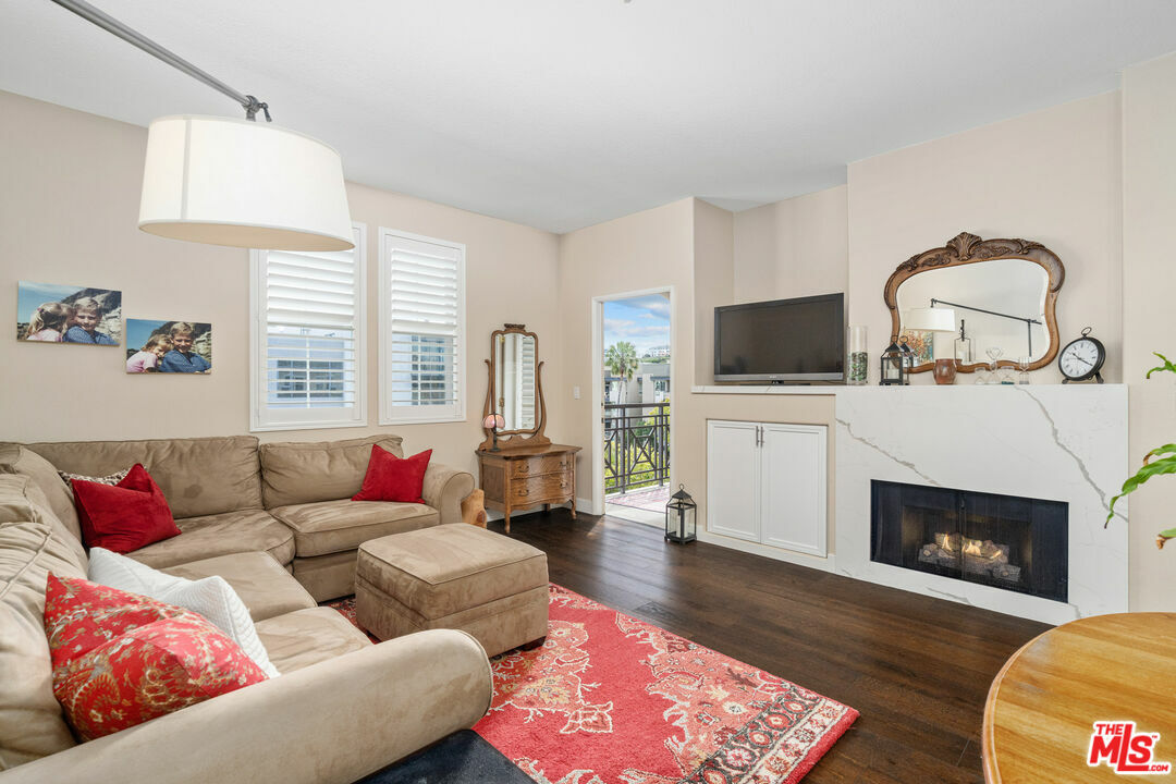 Property Photo:  13075   Pacific Promenade 415  CA 90094 