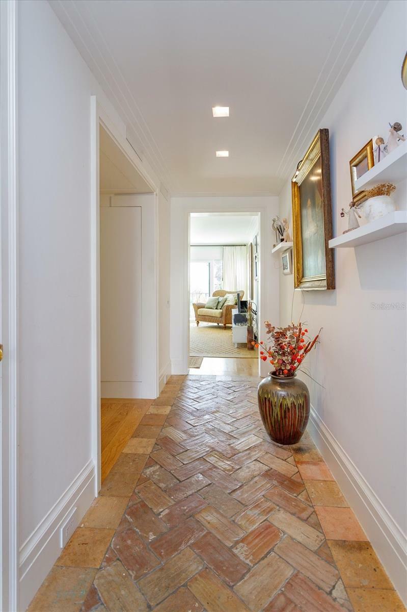 Property Photo: 100 S Interlachen Avenue 301C FL 32789